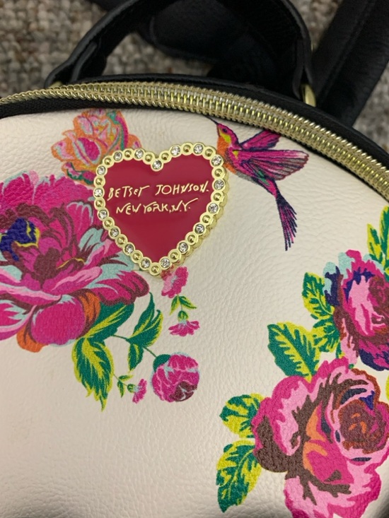 Betsey Johnson \Mini Backpack - Picture 3 of 7
